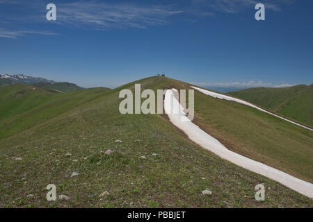 Pferdetrekking die alpine Keskenkija Trek, Jyrgalan, Kirgisistan Stockfoto