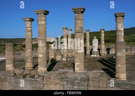 Römische Ruinen von Baelo Claudia - Basilika, Tarifa, Cadiz-Provinz, Andalusien, Spanien, Europa. Stockfoto