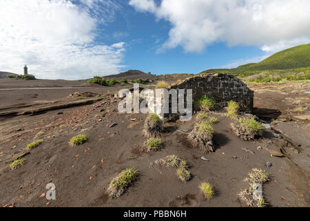 Häuser durch die capelinhos Vulkanausbruch Asche zerstört, Ponta Dos Capelinhos, Insel Faial, Azoren, Portugal Stockfoto