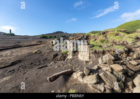 Häuser durch die capelinhos Vulkanausbruch Asche zerstört, Ponta Dos Capelinhos, Insel Faial, Azoren, Portugal Stockfoto