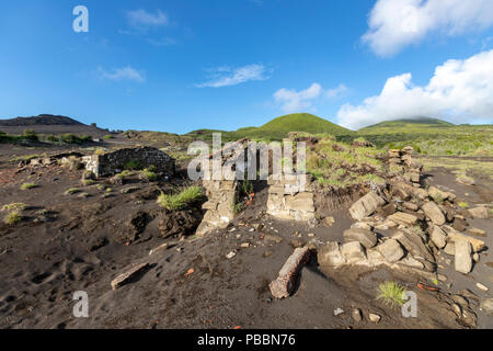 Häuser durch die capelinhos Vulkanausbruch Asche zerstört, Ponta Dos Capelinhos, Insel Faial, Azoren, Portugal Stockfoto