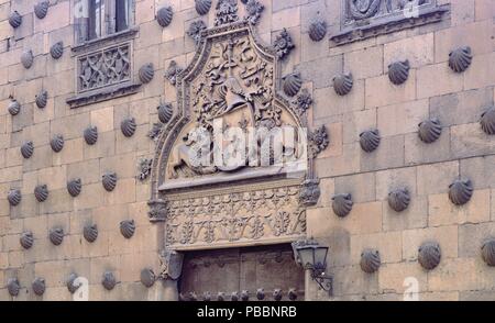 ESCUDO DE MALDONADO EN LA CASA DE LAS CONCHAS. Lage: Casa de las Conchas, Salamanca, Spanien. Stockfoto