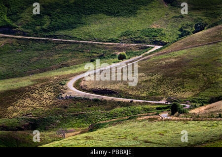 Cambrian Mountains wüst Road in der Nähe von Llyn Brianne Behälter am späten Nachmittag Licht Stockfoto