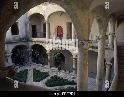 CLAUSTRO. Lage: CONVENTO DE LA CORIA, Trujillo, Cáceres, Spanien. Stockfoto