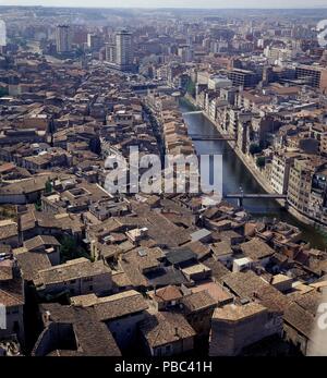 VISTA DEL RIO OÑAR EIN SU PASO POR LA CIUDAD. Ort: Außen, SPANIEN. Stockfoto