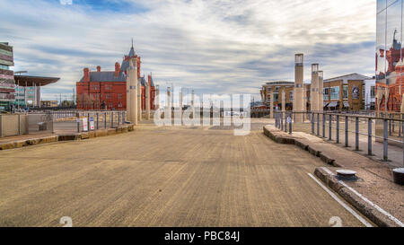 Eine leere Roald Dahl Plass in Cardiff Bay Stockfoto