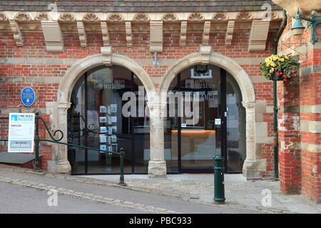 Eingang zum Museum Lyme Regis in Dorset (zuvor auch als Philpot Museum bekannt) Stockfoto