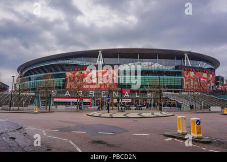 Arsenal Emirates Stadion mit einer Kapazität von über 60.000 ist sie die drittgrößte Fußballstadion in England nach Wembley und Old Trafford. Stockfoto