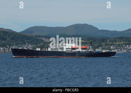 TS Empire State VI (T-AP-1001), ein Schiff der SUNY Maritime College betrieben, vorbei an Gourock während seiner Reise im Sommer 2018. Stockfoto