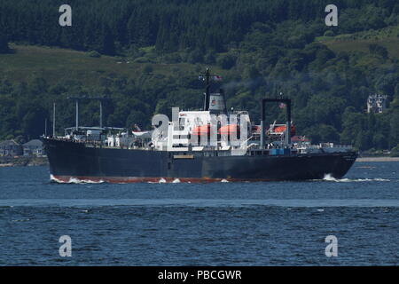 TS Empire State VI (T-AP-1001), ein Schiff der SUNY Maritime College betrieben, vorbei an Gourock während seiner Reise im Sommer 2018. Stockfoto