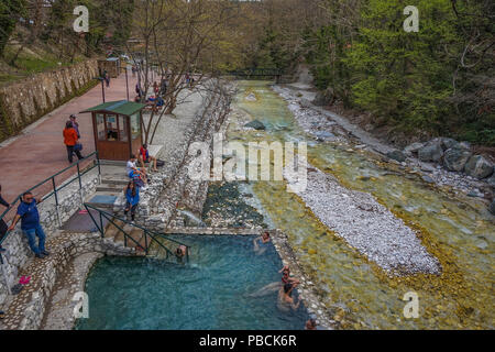 Pozar und Pozar Bäder am Fuße des Kaimaktsalan ist es ein Ziel in Pella in Mazedonien und bekannt als natürliche Pozar Thermalbäder Stockfoto