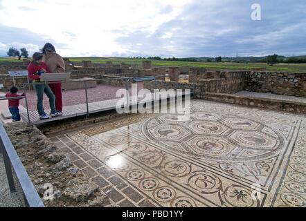 Mosaikfußboden, Planetarium, die Römischen Ruinen von Italica, Santiponce, Provinz Sevilla, Andalusien, Spanien, Europa. Stockfoto