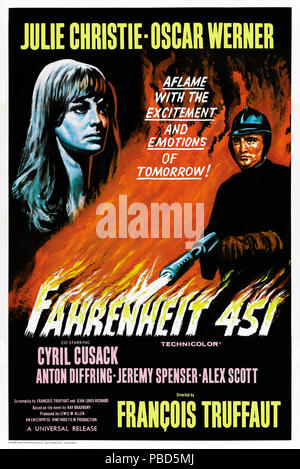 Fahrenheit 451 (1966) unter der Regie von François Truffaut und mit Oskar Werner, Julie Christie und Cyril Cusack in den Hauptrollen. Ray Bradburys dystopische Welt, in der Bücher verboten und unabhängige Gedanken entmutigt sind. Stockfoto