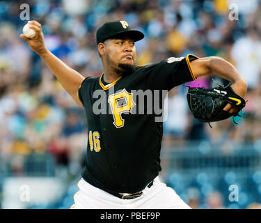 Pittsburgh, USA. 27. Juli, 2018. Pittsburgh Pirates Krug Ivan Nova (46) Plätze gegen die New York Mets in ihr Spiel in Pittsburgh, USA. Brent Clark/CSM/Alamy leben Nachrichten Stockfoto