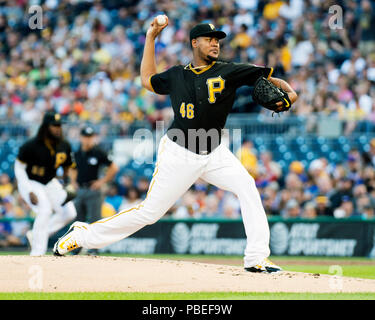 Pittsburgh, USA. 27. Juli, 2018. Pittsburgh Pirates Krug Ivan Nova (46) Plätze gegen die New York Mets in ihr Spiel in Pittsburgh, USA. Brent Clark/CSM/Alamy leben Nachrichten Stockfoto