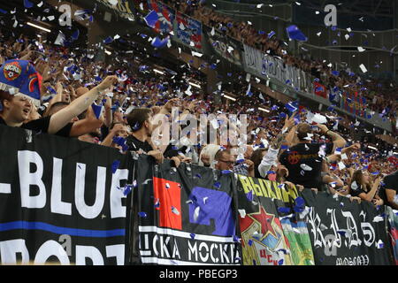 Nischni Nowgorod, Russland. 30. Juni 2015. CSKA Moskau Fans während der Russischen Super Fussball-WM 2018 in Nischni Nowgorod Stadion. CSKA Moskau gesehen gewann die Olimp Super Cup von Russland mit einem 1-0 Sieg über Lokomotive in Nizhny Novgorod Stadion. Credit: Aleksey Fokin/SOPA Images/ZUMA Draht/Alamy leben Nachrichten Stockfoto