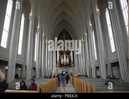 Reykjavik, Island. 14 Juni, 2018. Das Innere der Kirche mskirkja HallgrÃƒÂ - Downtown Reykjavik, Island. Bei 74,5 Meter hoch, es ist die größte Kirche in Island und zu den größten Strukturen im Land. Credit: Leigh Taylor/ZUMA Draht/Alamy leben Nachrichten Stockfoto