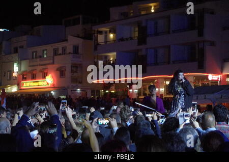 Algarve, Portugal. 27. Juli, 2018. Das Geschenk Konzert in Al-Buhera Sommer Festival 2018 in Albufeira. Credit: Angelo DeVal/Alamy leben Nachrichten Stockfoto