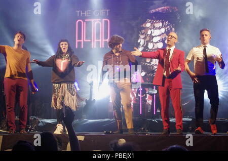 Algarve, Portugal. 27. Juli, 2018. Das Geschenk Konzert in Al-Buhera Sommer Festival 2018 in Albufeira. Credit: Angelo DeVal/Alamy leben Nachrichten Stockfoto