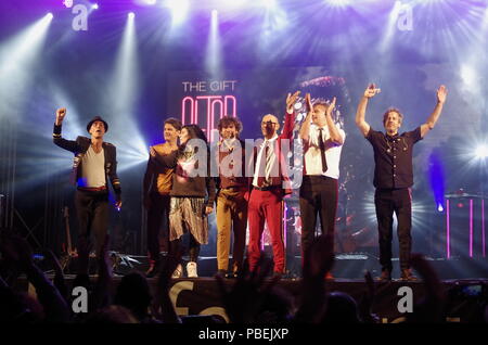 Algarve, Portugal. 27. Juli, 2018. Das Geschenk Konzert in Al-Buhera Sommer Festival 2018 in Albufeira. Credit: Angelo DeVal/Alamy leben Nachrichten Stockfoto