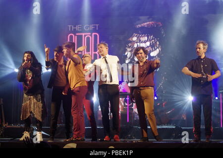 Algarve, Portugal. 27. Juli, 2018. Das Geschenk Konzert in Al-Buhera Sommer Festival 2018 in Albufeira. Credit: Angelo DeVal/Alamy leben Nachrichten Stockfoto