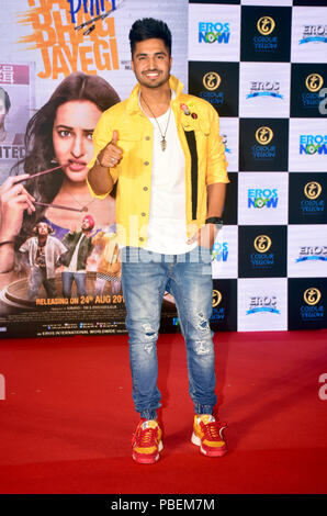 Mumbai, Indien. 25. Juli, 2018. Indischen Punjabi Schauspieler Jassi Gill Pose auf dem Anhänger Start der upcoming Film ''Happy Phirr Jayegi Bhag'' im Hotel Novotel, Juhu in Mumbai. Credit: Azhar Khan/SOPA Images/ZUMA Draht/Alamy leben Nachrichten Stockfoto