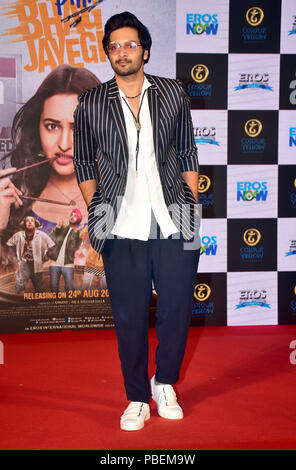 Mumbai, Indien. 25. Juli, 2018. Indische Film Schauspieler Ali Fazal Pose auf dem Anhänger Start der upcoming Film ''Happy Phirr Jayegi Bhag'' im Hotel Novotel, Juhu in Mumbai. Credit: Azhar Khan/SOPA Images/ZUMA Draht/Alamy leben Nachrichten Stockfoto