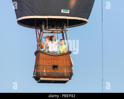 Galesburg, Illinois, USA. 26. Juli, 2018. Rund zwanzig Hot Air Balloons kam nach Galesburg, Illinois, USA für die jährliche Galesburg Ballon-wettbewerb am See Geschichte. Die Veranstaltung wurde in Galesburg seit 2000 statt. Stockfoto