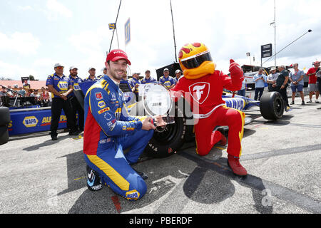 Ohio, USA. 28. Juli 2018. ALEXANDER ROSSI (27) in den Vereinigten Staaten gewinnt die Pole Award für das Honda Indy 200 in Mid-Ohio Sports Car Course in Lexington, Ohio. Credit: Justin R. Noe Asp Inc/ASP/ZUMA Draht/Alamy leben Nachrichten Stockfoto