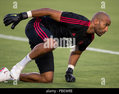 Carson, CA. 25. Juli, 2018. Manchester United goalie Lee Grant erwärmt, bevor ein Spiel zwischen AC Mailand Manchester United am Mittwoch, Juli 25, 2018 vs am StubHub Zentrum, Carson, CA. Manchester United besiegt AC Mailand 1-1 (9-8) Sanktionen. (Mandatory Credit: Juan Lainez/MarinMedia.org/Cal Sport Media) (Komplette Fotograf und Kreditkarte erforderlich) Credit: Csm/Alamy leben Nachrichten Stockfoto