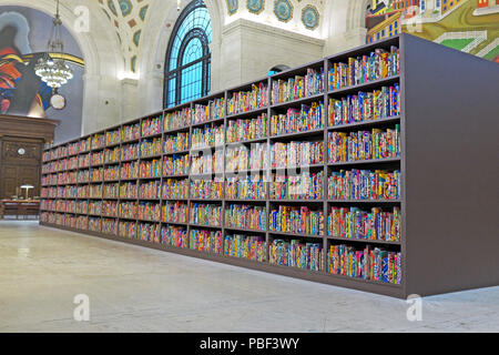 Die amerikanische Bibliothek kunst Installation von Yinka Shonibare in Cleveland Öffentliche Bibliothek Brett Hall in Cleveland, Ohio, USA. Stockfoto