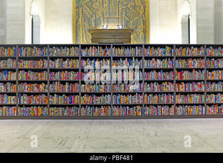 Die amerikanische Bibliothek kunst Installation von Yinka Shonibare in Cleveland Öffentliche Bibliothek Brett Hall in Cleveland, Ohio, USA. Stockfoto