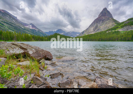 Swiftcurrent Lake, in der Nähe der vielen Gletscher des Glacier National Park Stockfoto