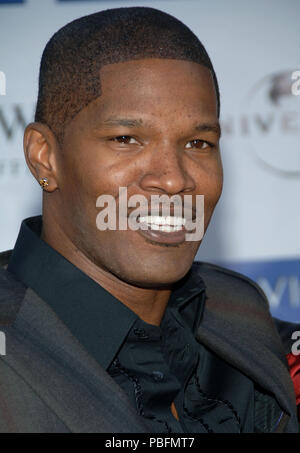 Jamie Foxx Ankunft am MIAMI VICE Premiere auf dem Westwood Village Theater in Los Angeles. 20. Juli 2006. headshot03 FoxxJamie 026 Red Carpet Event, Vertikal, USA, Filmindustrie, Prominente, Fotografie, Bestof, Kunst, Kultur und Unterhaltung, Topix Prominente Fashion/Vertikal, Besten, Event in Hollywood Leben - Kalifornien, Roter Teppich und backstage, USA, Film, Stars, Film Stars, TV Stars, Musik, Promis, Fotografie, Bestof, Kunst, Kultur und Unterhaltung, Topix, headshot, vertikal, eine Person aus dem Jahr 2006, Anfrage tsuni@Gamma-USA.com Stockfoto