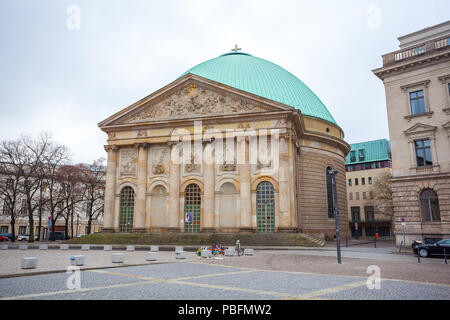 19.01.2018 Berlin, Deutschland - St. Hedwigs Kathedrale auf dem Bebelplatz - der Sitz des Erzbischofs von Berlin. Stockfoto