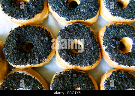 Frische donuts von Hand gefertigt Stockfoto