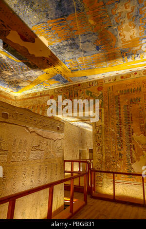 Hieroglyphen im Grab von Ramses IV oder Ramses IV (KV 2) im Tal der Könige, Theben, Luxor, Ägypten, Afrika Stockfoto