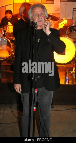 Liverpool, Großbritannien, 5. Beatle Pete Best setzt auf eine Show mit seiner Band im Cavern credit Ian Fairbrother/Alamy Stockfotos Stockfoto