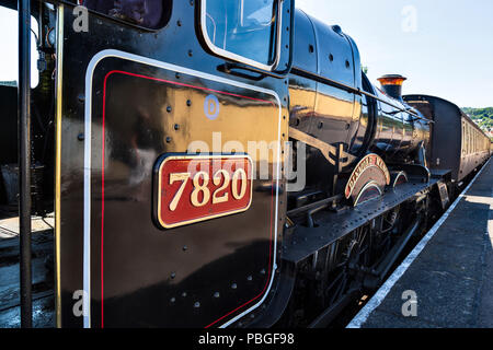 GWR Manor Klasse 4-6-0-Nummer 7820 "inmore Manor", die von der West Somerset Museumsbahn betrieben. Stockfoto