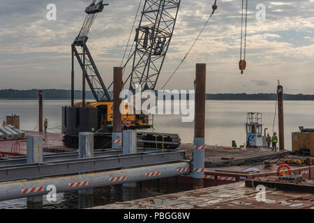 Aufbau der SR 19 Brücke am kleinen See Harris in Lake County, Florida, USA Stockfoto