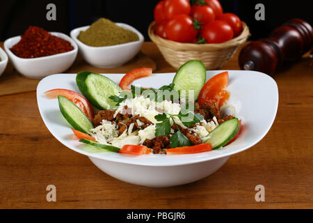 Pikante Hackfleisch-Salat Stockfoto