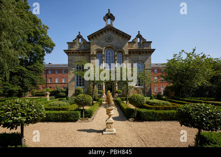 Coutryard der ehemaligen Withington Hospital jetzt Wohnungen in West Didsbury Stockfoto