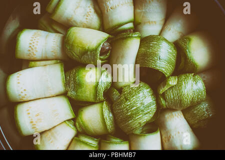 Zucchini gefüllt mit Fleisch, traditionelle türkische Küche gerollt Stockfoto