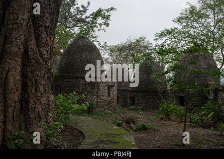 Die Swarg Ashram von Maharishi Mahesh, besucht von den Beatles, in den 60er Jahren. Rishikesh, Indien Stockfoto