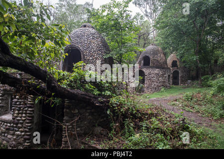 Die Swarg Ashram von Maharishi Mahesh, besucht von den Beatles, in den 60er Jahren. Rishikesh, Indien Stockfoto