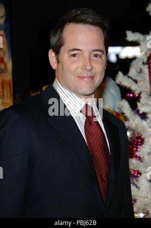 Matthew Broderick Ankunft an Deck die Hallen Premiere auf der Chinese Theatre in Los Angeles. headshot Augenkontakt BroderickMatthew 033 Red Carpet Event, Vertikal, USA, Filmindustrie, Prominente, Fotografie, Bestof, Kunst, Kultur und Unterhaltung, Topix Prominente Fashion/Vertikal, Besten, Event in Hollywood Leben - Kalifornien, Roter Teppich und backstage, USA, Film, Stars, Film Stars, TV Stars, Musik, Promis, Fotografie, Bestof, Kunst, Kultur und Unterhaltung, Topix, headshot, vertikal, eine Person aus dem Jahr 2006, Anfrage tsuni@Gamma-USA.com Stockfoto