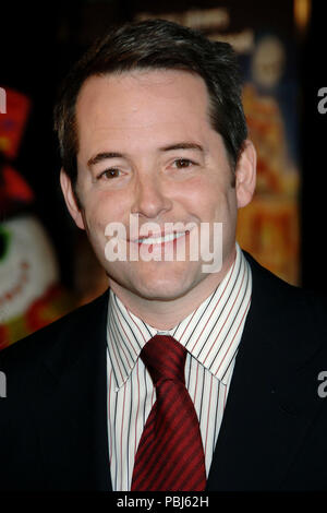 Matthew Broderick Ankunft an Deck die Hallen Premiere auf der Chinese Theatre in Los Angeles. headshot Lächeln Blickkontakt BroderickMatthew 071 Red Carpet Event, Vertikal, USA, Filmindustrie, Prominente, Fotografie, Bestof, Kunst, Kultur und Unterhaltung, Topix Prominente Fashion/Vertikal, Besten, Event in Hollywood Leben - Kalifornien, Roter Teppich und backstage, USA, Film, Stars, Film Stars, TV Stars, Musik, Promis, Fotografie, Bestof, Kunst, Kultur und Unterhaltung, Topix, headshot, vertikal, eine Person aus dem Jahr 2006, Anfrage tsuni@Gamma-USA.com Stockfoto