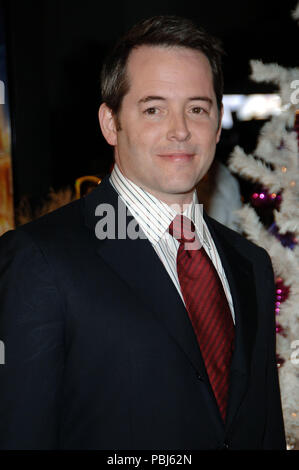 Matthew Broderick Ankunft an Deck die Hallen Premiere auf der Chinese Theatre in Los Angeles. headshot Augenkontakt BroderickMatthew 074 Red Carpet Event, Vertikal, USA, Filmindustrie, Prominente, Fotografie, Bestof, Kunst, Kultur und Unterhaltung, Topix Prominente Fashion/Vertikal, Besten, Event in Hollywood Leben - Kalifornien, Roter Teppich und backstage, USA, Film, Stars, Film Stars, TV Stars, Musik, Promis, Fotografie, Bestof, Kunst, Kultur und Unterhaltung, Topix, headshot, vertikal, eine Person aus dem Jahr 2006, Anfrage tsuni@Gamma-USA.com Stockfoto