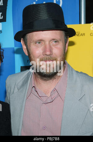 Der Regisseur Jonathan Dayton in der Little Miss Sunshine der Ankunft im Wadsworth Theater in Los Angeles. Sonntag, 2. Juli 2006. DaytonJonathan017 Red Carpet Event, Vertikal, USA, Filmindustrie, Prominente, Fotografie, Bestof, Kunst, Kultur und Unterhaltung, Topix Prominente Fashion/Vertikal, Besten, Event in Hollywood Leben - Kalifornien, Roter Teppich und backstage, USA, Film, Stars, Film Stars, TV Stars, Musik, Promis, Fotografie, Bestof, Kunst, Kultur und Unterhaltung, Topix, headshot, vertikal, eine Person aus dem Jahr 2006, Anfrage tsuni @ Gamma- Stockfoto