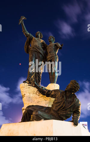 Denkmal zum Gedenken an die Märtyrer unter der Mondfinsternis am 27 2018. Juli, Märtyrerplatz, Beirut, Libanon Stockfoto